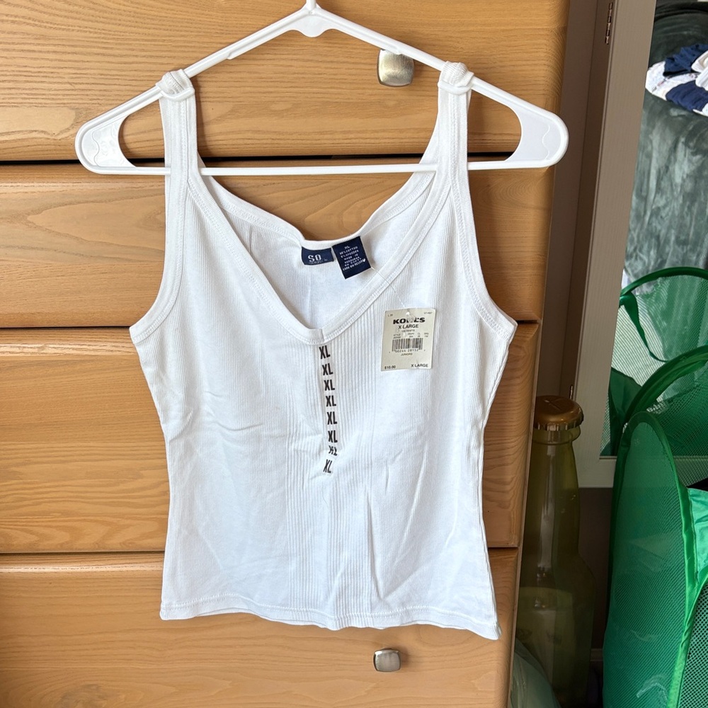 NWT White V-Neck Women’s SO Tank Top, X-Large (set of 2)
